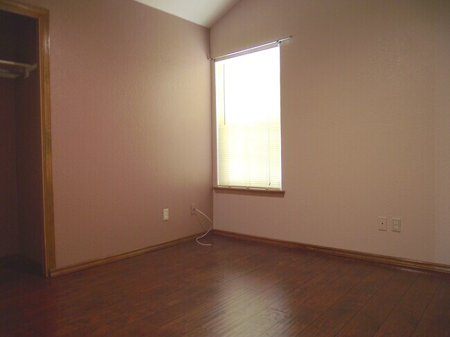 Building Photo - North HIlls in Northeast El Paso 3 bed Refrig A/C