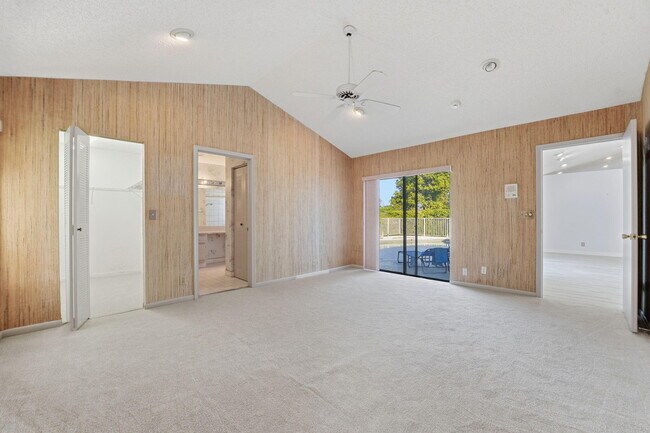 Building Photo - 9476 El Clair Ranch Rd