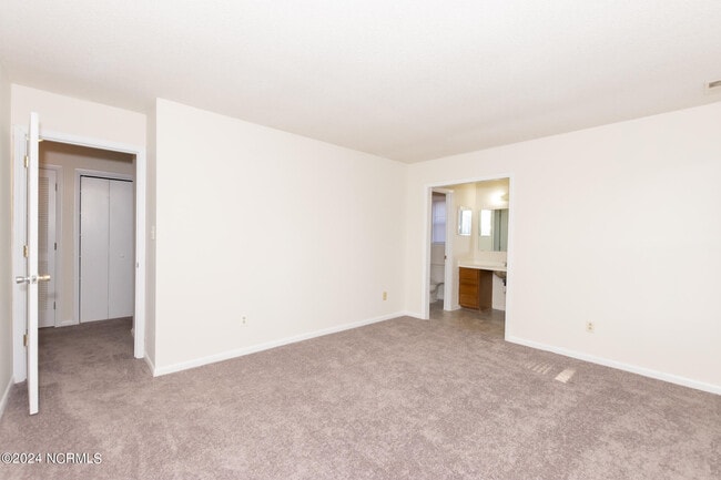 Building Photo - 111 Cherrywood Ct