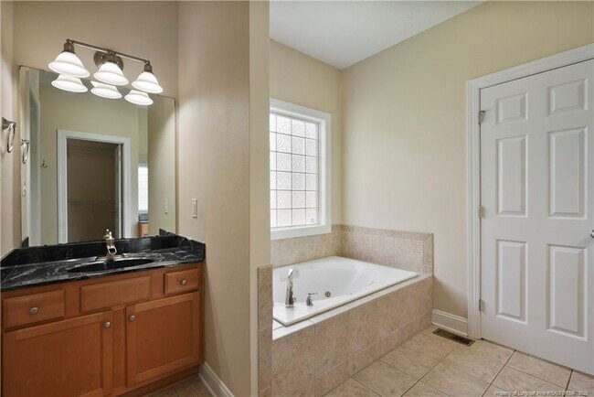 Building Photo - 2813 Franciscan Dr