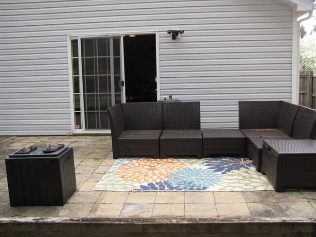 Building Photo - 8 Evanwald Ct