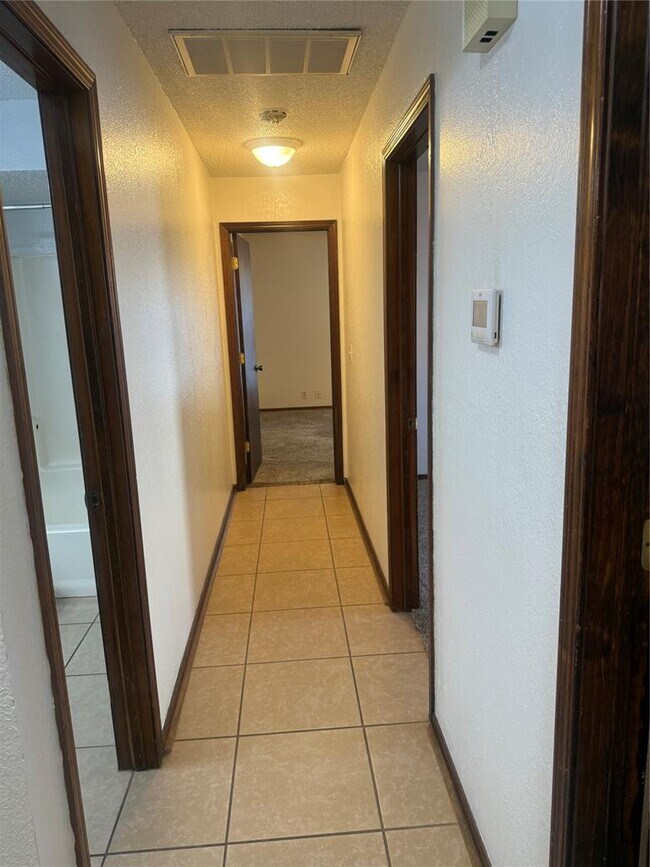 Building Photo - 1309 Summerton Pl
