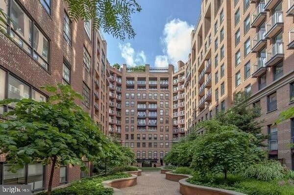 Building Photo - 631 D St NW