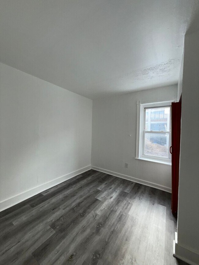 Building Photo - 36 Kelsey Ave