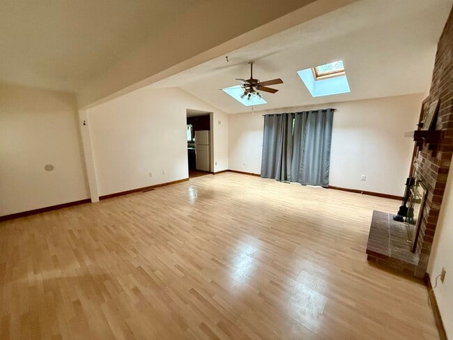 Building Photo - 69 Timberline Dr