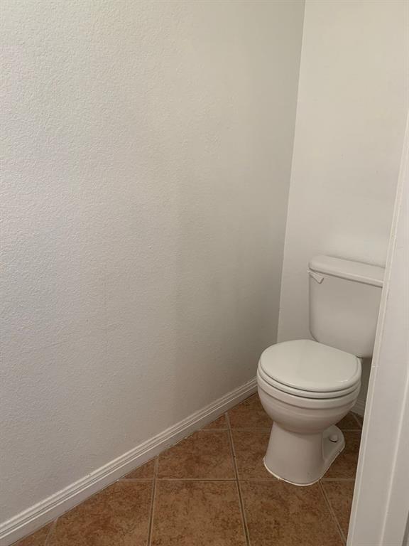 Building Photo - 1904 W 42nd St