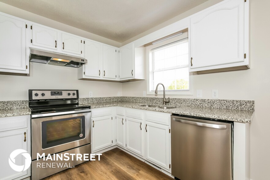 Building Photo - 2 Big Buck Ct