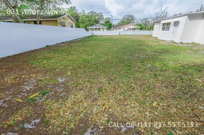 Building Photo - 831 Woodlawn St