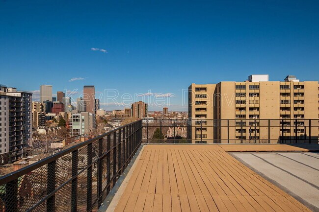 Building Photo - 740 N Pearl St