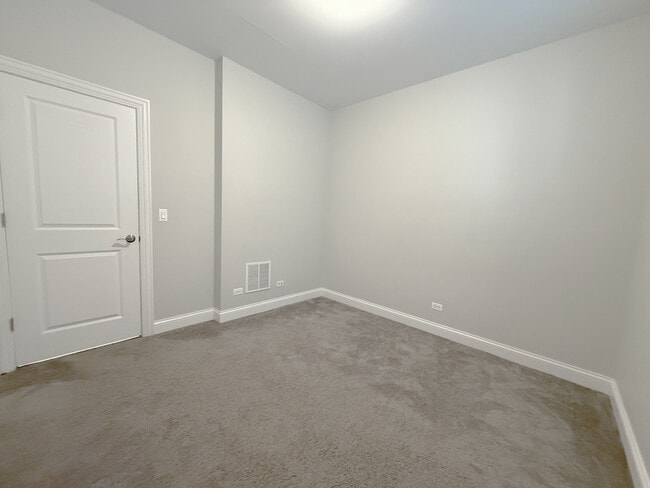 Building Photo - 5512 W Higgins Ave