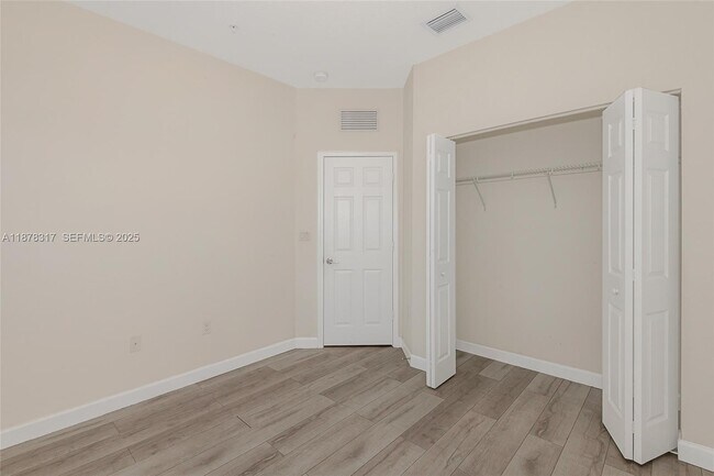 Building Photo - 152 SW 185th Way