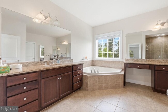 Building Photo - 6526 Wayside Pl
