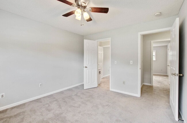 Building Photo - 107 Hickory Ln