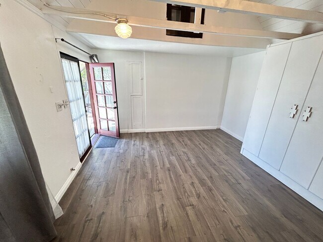 Building Photo - Truly Adorable Tudor Style 2 Bed 1 Bath Home in Anaheim!