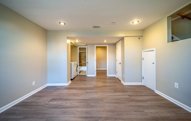 Building Photo - Spacious 3-Level Townhouse with Finished Basement and Fenced Patio