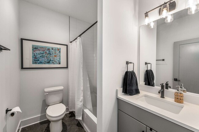 Building Photo - Prestine & Partially Furnished North Nashv...