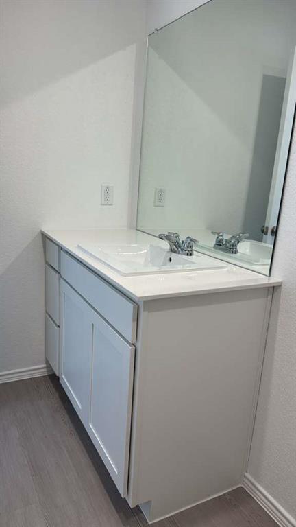 Building Photo - 355 Keefer