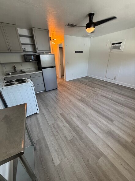 Building Photo - 1312 Highlands Dr