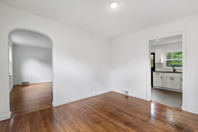 Building Photo - AVAILABLE NOW! Fully RENOVATED 3 bedroom in McKeesport!