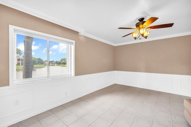 Building Photo - 23085 Aqua View