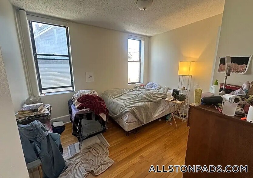 Building Photo - 11 Barrows St