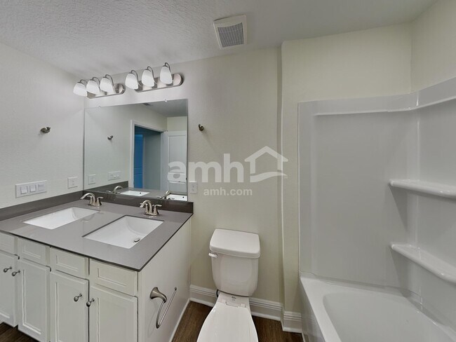 Building Photo - 1388 Sky Lks Dr