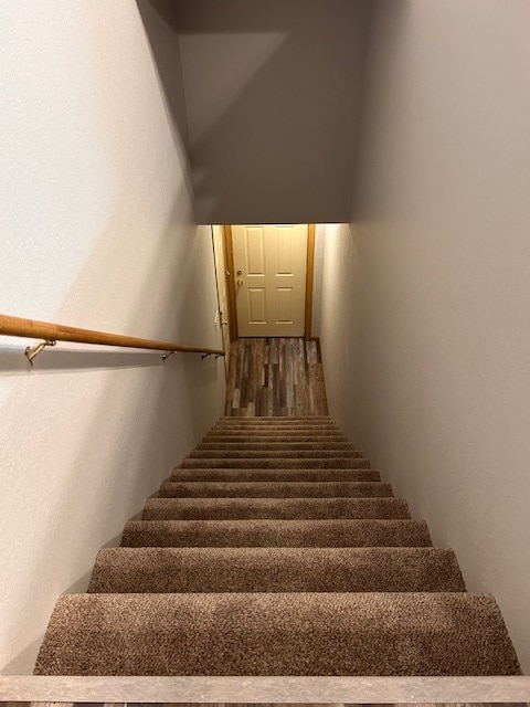 Building Photo - 725 N James Ave