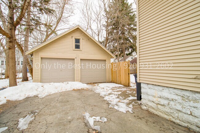 Building Photo - 846 Franklin St