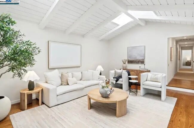 Building Photo - 131 Clover Hill Ct