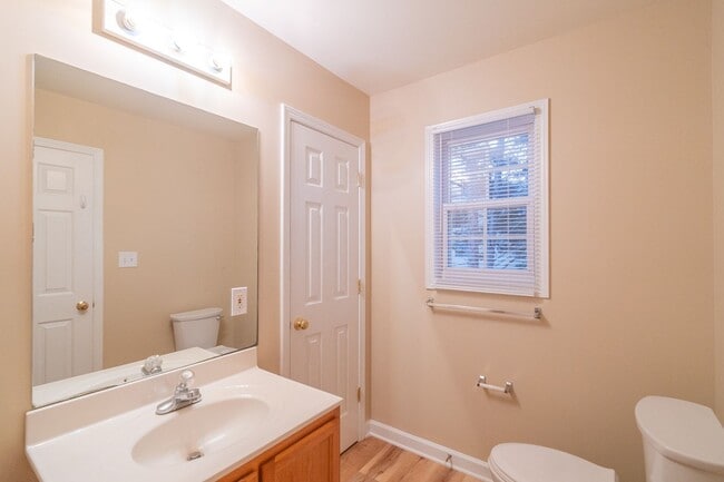 Building Photo - Charming 3 Bedroom, 2 Bathroom Home in Matthews!