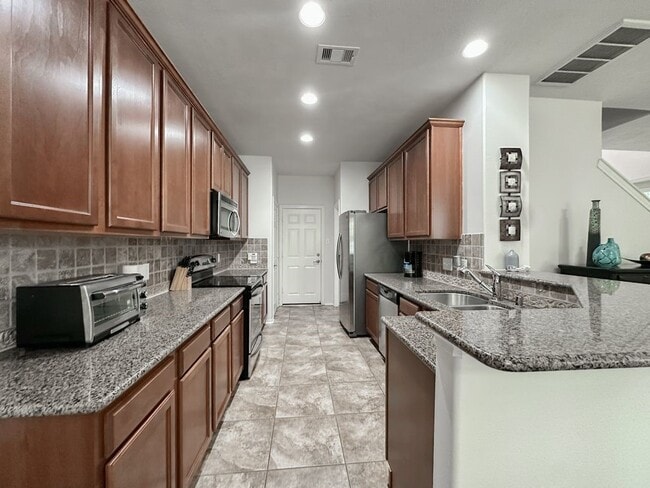 Building Photo - 3 Fairlee Ct