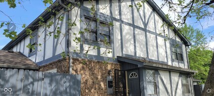 Building Photo - 3662 Tudor Park Dr
