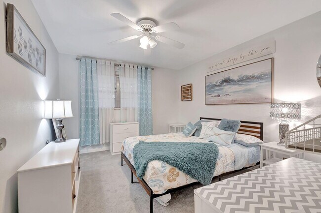 Building Photo - 89 Flanders Way