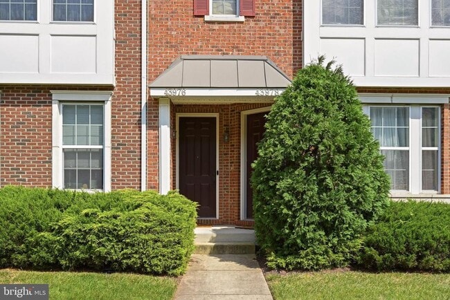 Building Photo - 43976 Vaira Terrace
