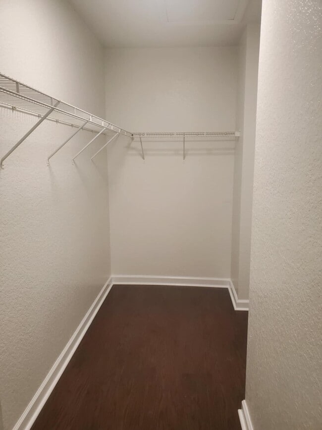 Building Photo - 2227 Shoma Dr