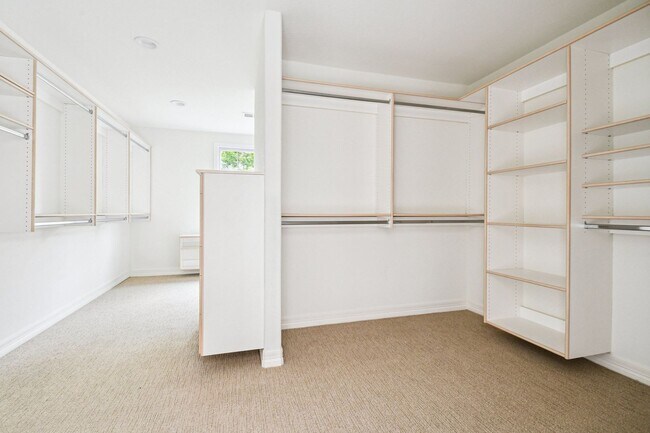 Building Photo - Stunning Cherry Hills Luxury Rental | 5bd/...