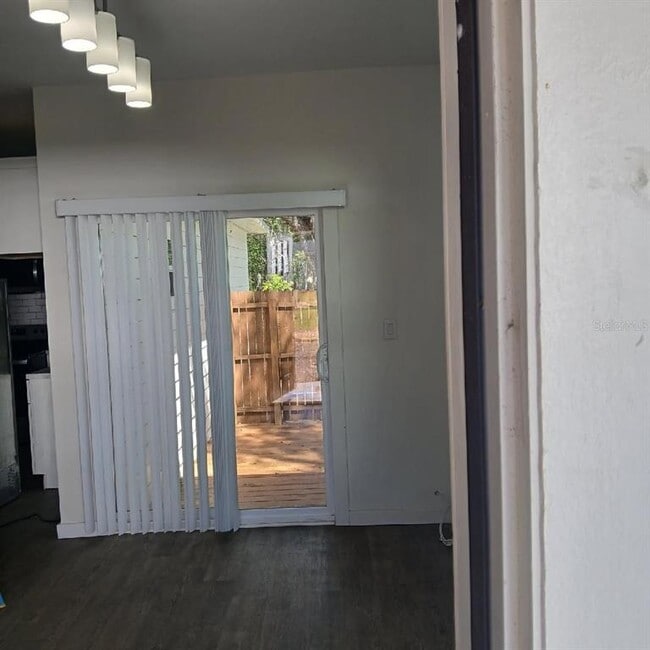 Building Photo - 212 Broad St