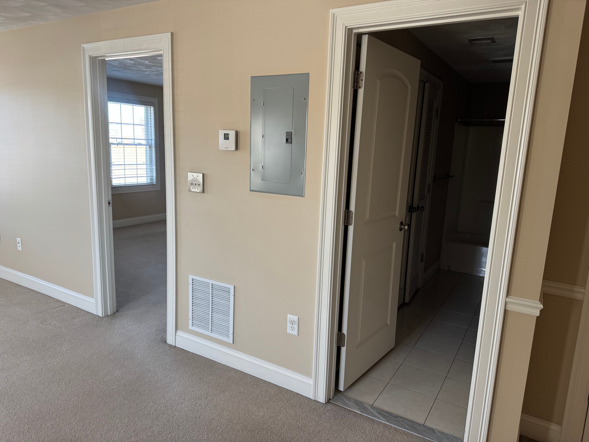 Building Photo - 1 Church St