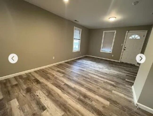 Building Photo - 44 Farnham Ave