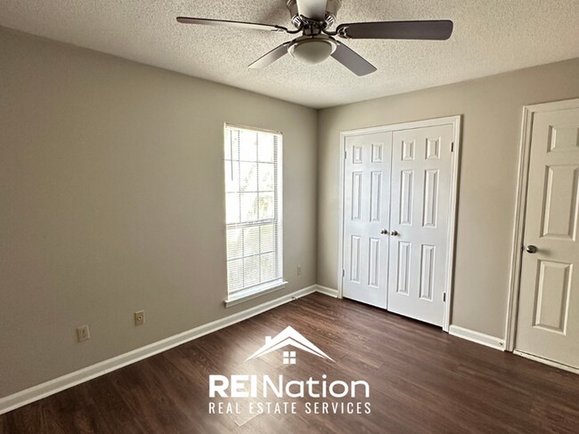 Building Photo - STANDOUT MEMPHIS RENTAL! 3BR/2BA | High Ceilings & Brick Fireplace | Fenced Yard!