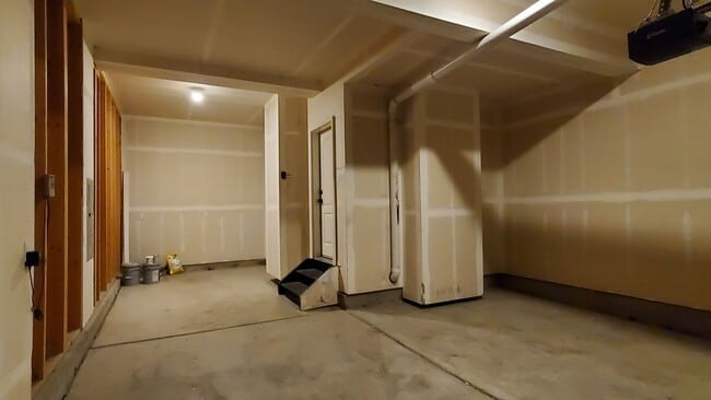 Building Photo - $2576, 5 Br/4 BA Stunning house for rent in Colorado Springs