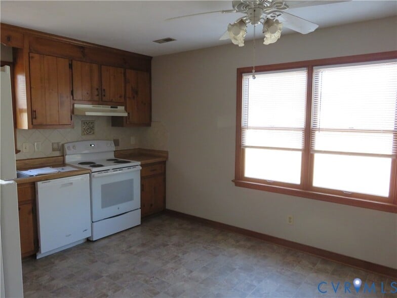 Building Photo - 7078 Ann Cabell Ct