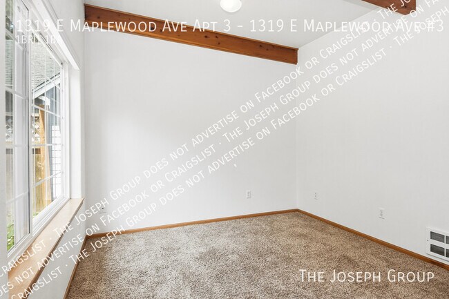 Building Photo - 1319 E Maplewood Ave