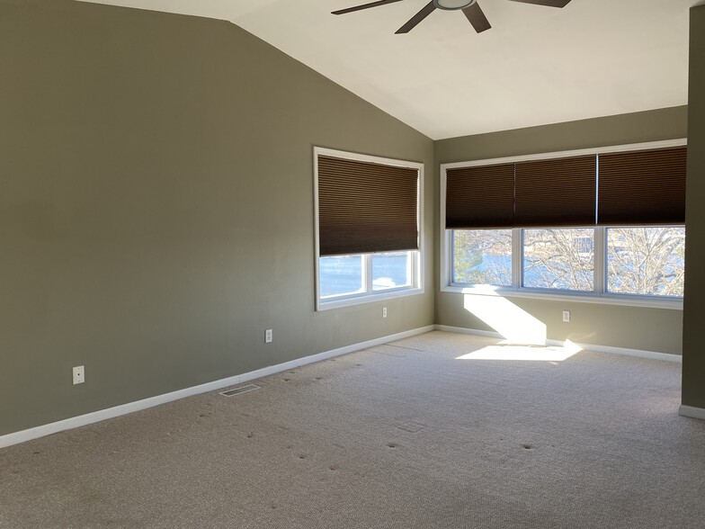 Large Main bedroom - 1209 Pinewood Dr