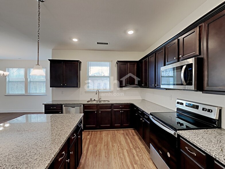 Building Photo - 2149 Laurel Vlg Cir