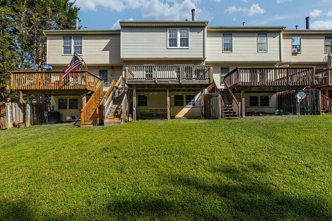 Building Photo - Charming Limestone Hills West Townhome - C...