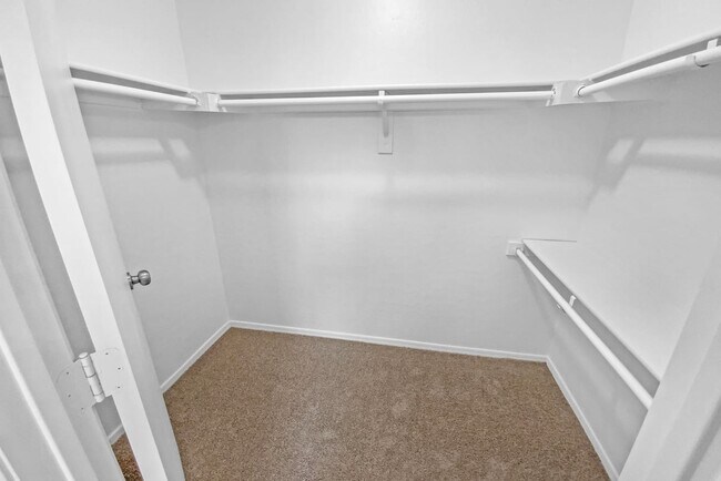 Building Photo - 10928 Vista Ave