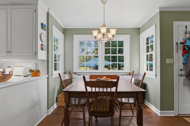 Building Photo - 206A Ramblewood Dr