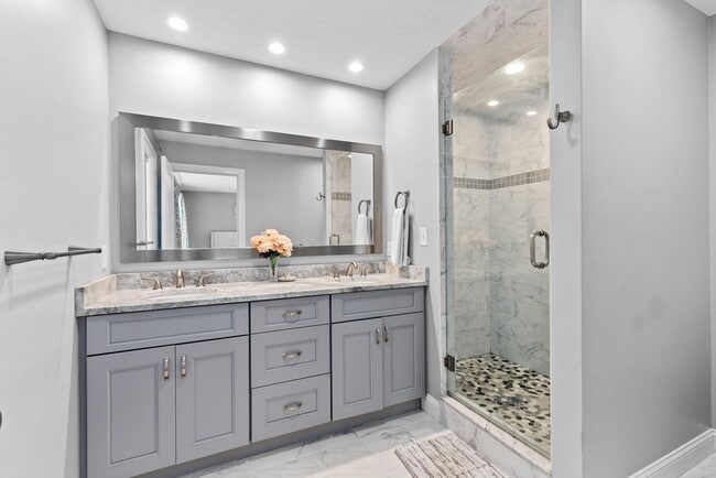 Building Photo - 21 Pasture Brook Rd