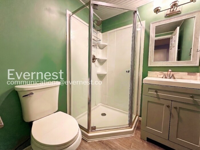 Building Photo - 1985 Ingalls St